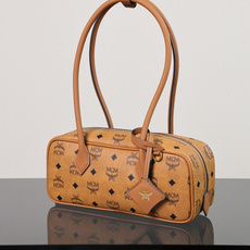 ®全新升级®官网同步 MCM Ella Leather Trim 肩背包/法棍包 ·CP独家出品|干邑色 这款Aren肩 ®全新升级®官网同步 MCM Ella Leather Trim 肩背包/法棍包 ·CP独家出品|干邑色 这款Aren肩