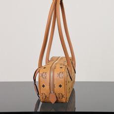 ®全新升级®官网同步 MCM Ella Leather Trim 肩背包/法棍包 ·CP独家出品|干邑色 这款Aren肩 ®全新升级®官网同步 MCM Ella Leather Trim 肩背包/法棍包 ·CP独家出品|干邑色 这款Aren肩