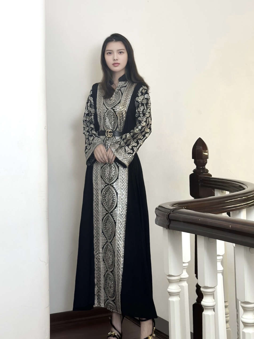2025AW Elegant Women’s Dress Collection: Green, White, Black, Traditional Yet Modern, Gold Embroidery - 图片 3