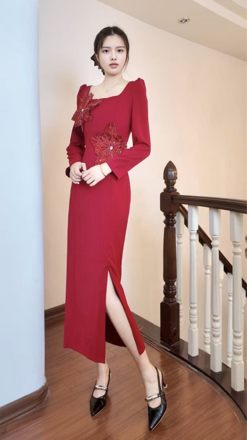 Elegant Retro Floral Embroidered Midi Dress with Square Neck and Slit 1 Elegant Retro Floral Embroidered Midi Dress with Square Neck and Slit