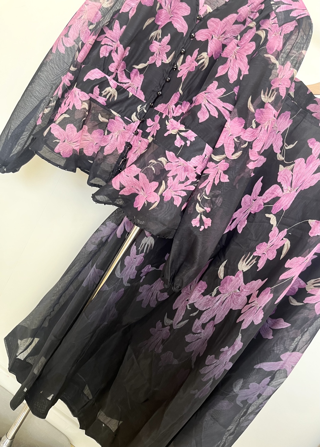 Elegant Floral Print Two-Piece Set - Blouse and Maxi Skirt Outfit 9 cmp i1757175938314 9777 0 8