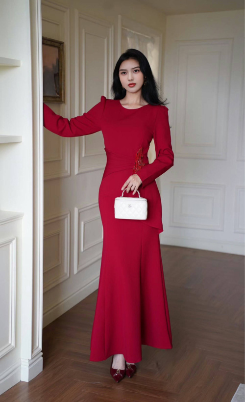 Elegant Long Sleeve Mermaid Dress with Floral Detail - Perfect for Special Occasions 1 Elegant Long Sleeve Mermaid Dress with Floral Detail - Perfect for Special Occasions