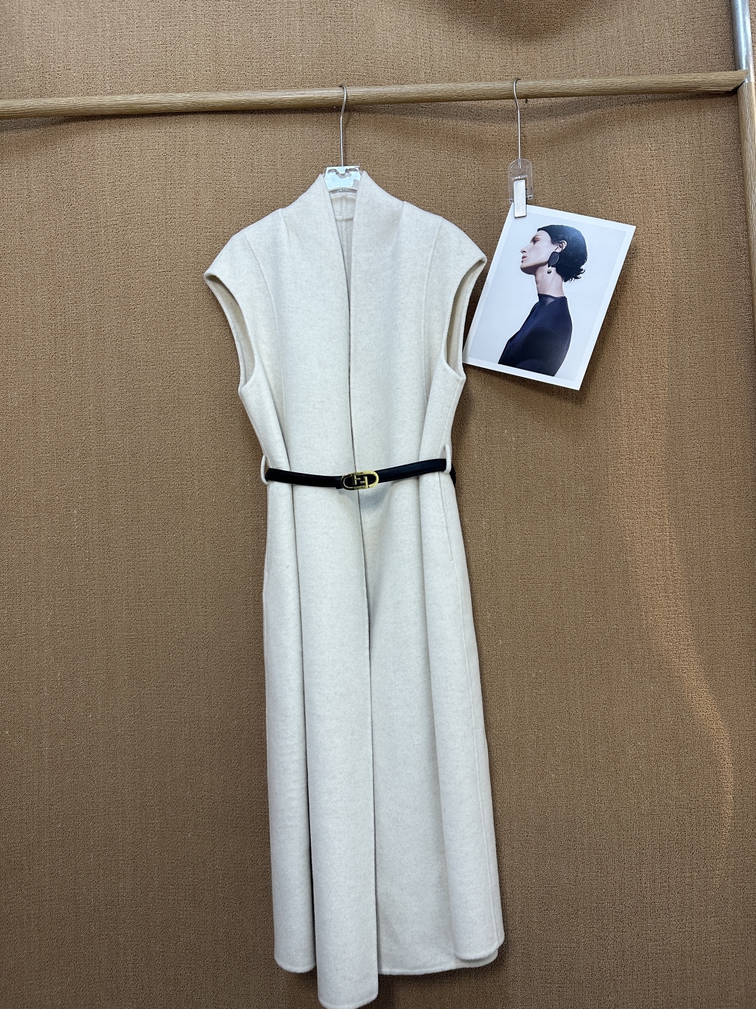 Fendi Cashmere Sleeveless Coat with Belt - Elegant and Versatile 9 cmp i1759484862264 2802 0 9