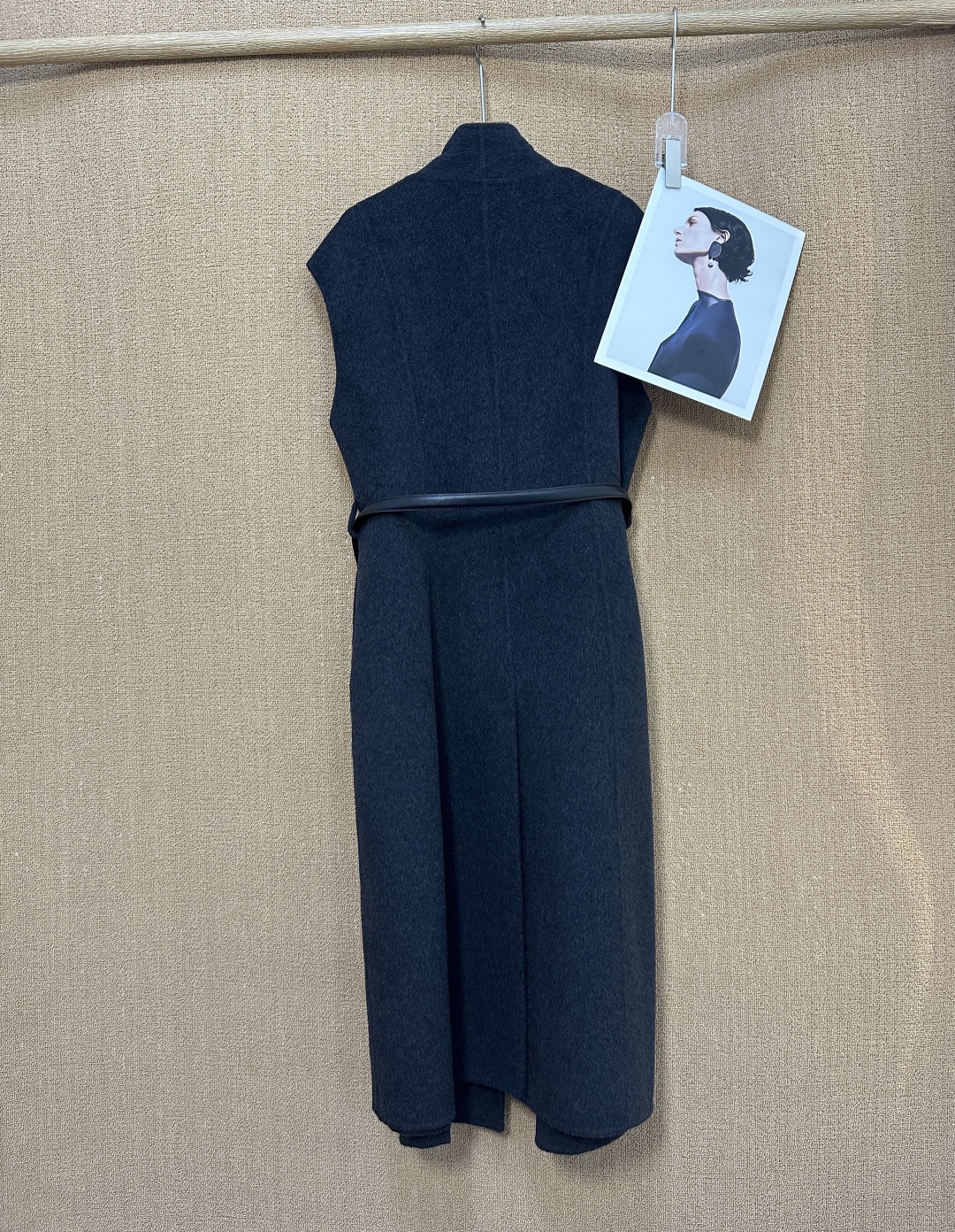 Fendi Cashmere Sleeveless Coat with Belt - Elegant and Versatile 6 cmp i1759484862264 3254 0 7