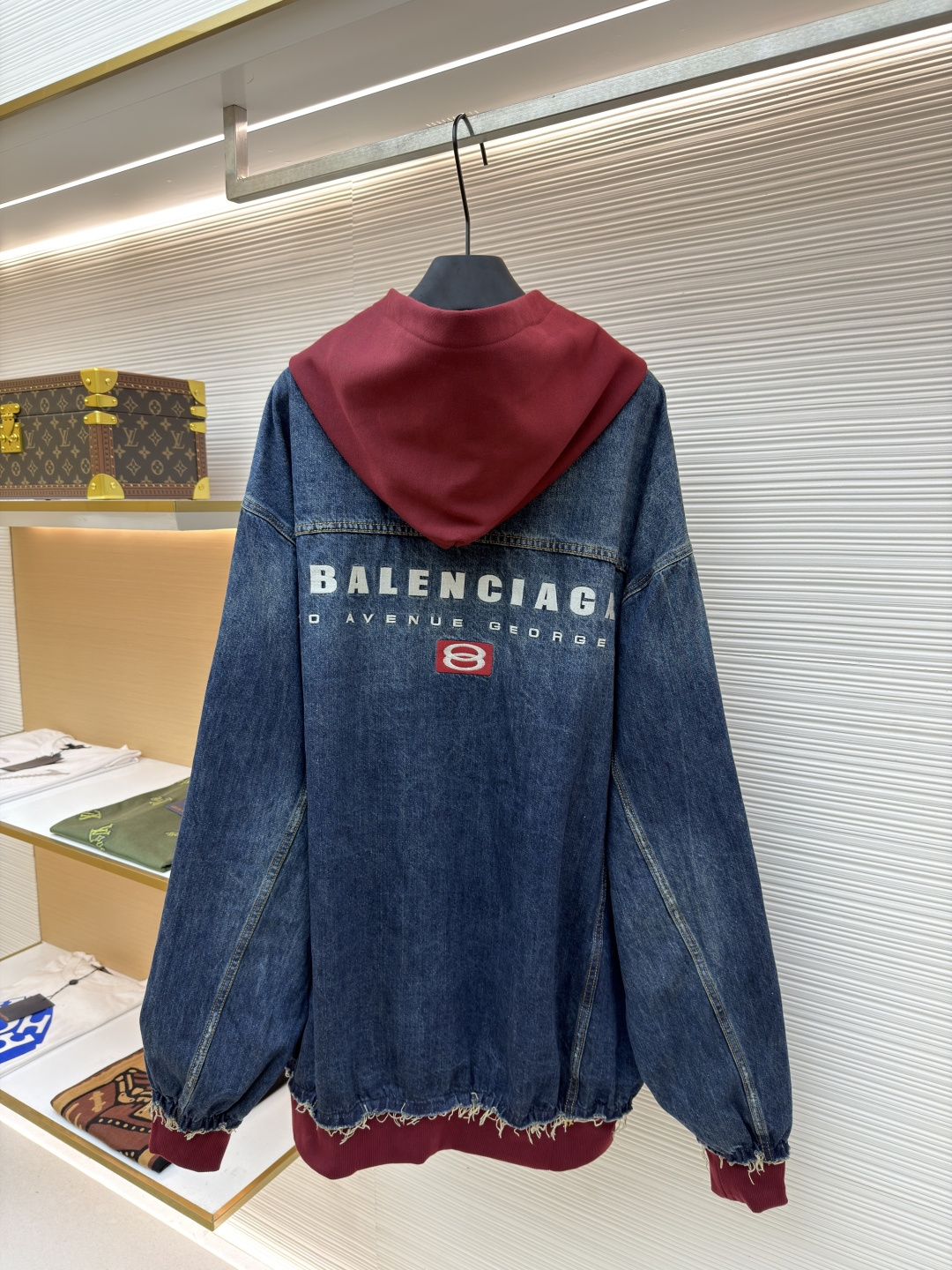 P325 Balenciaga chaqueta con capucha de mezclilla bordada ●Original: comprada por 18500 para desarrollo ●N.º de artícul…