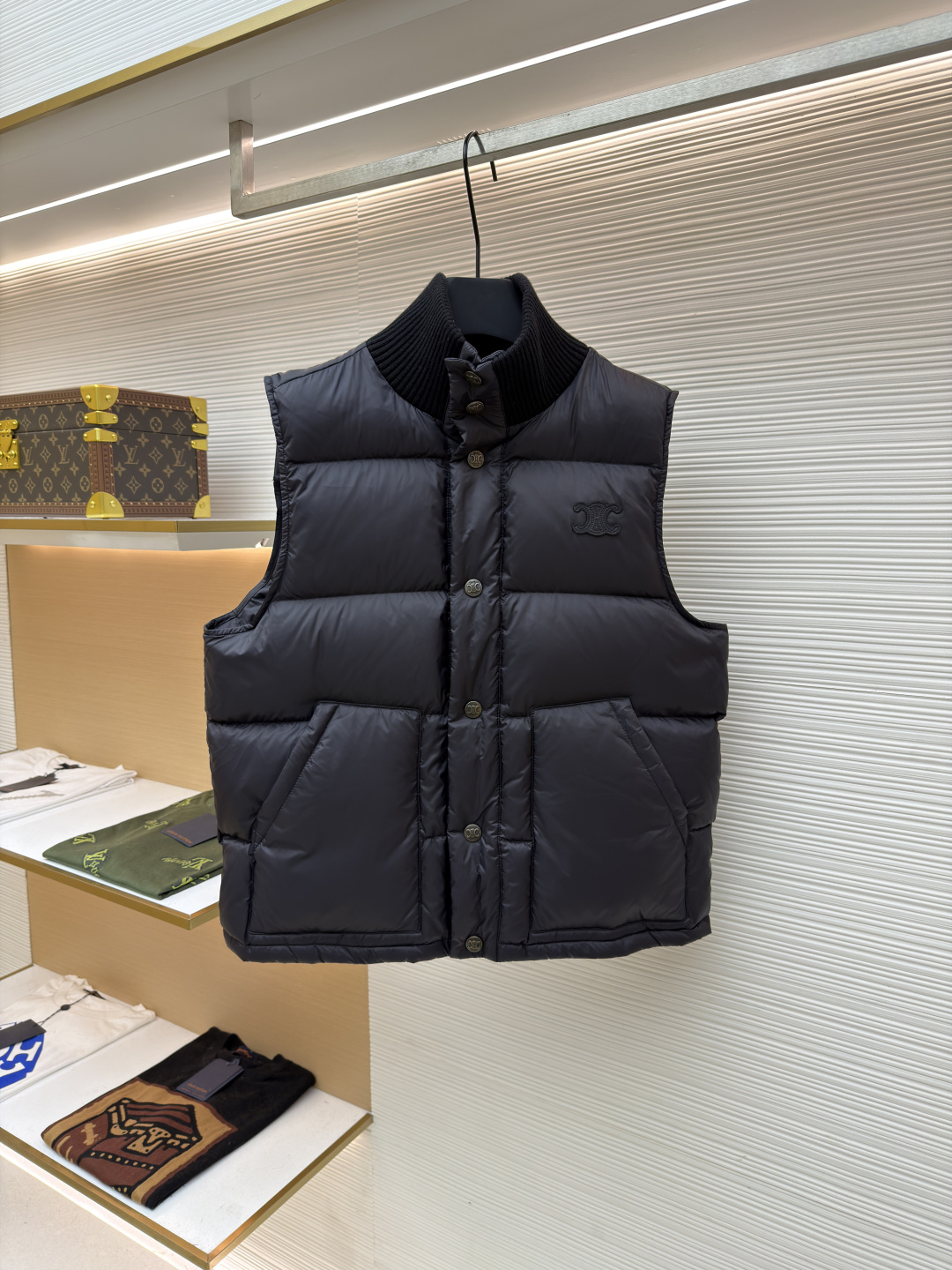 Celine ● 1681073-C65 ● ● ● ● 445 ● 36-38-40 ● 100% TRIOMPHE Piumino