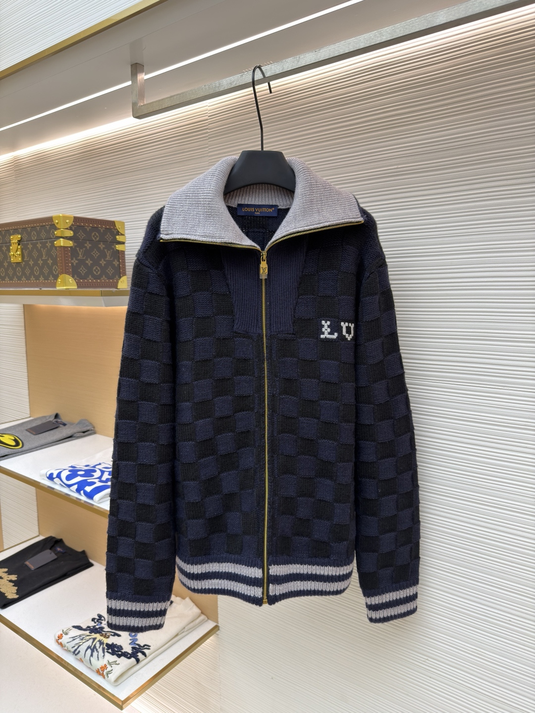 P345 LOUIS VUITTON suéter tejido con cintura en contraste y cuello acanalado ●Versión original: adquirido y desarrollad…