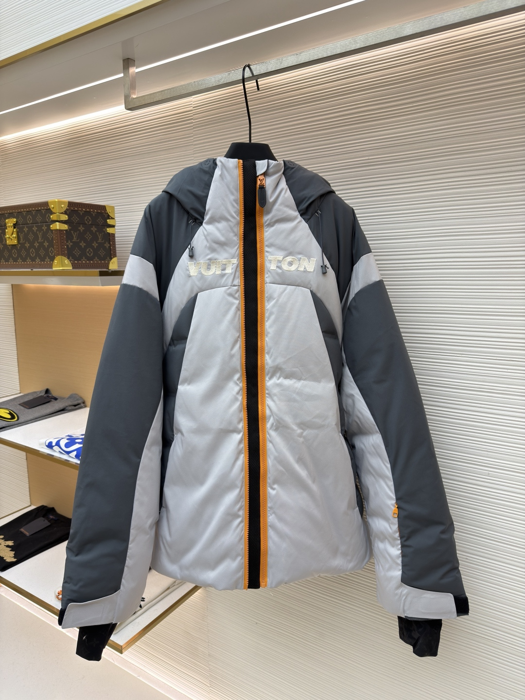 P645 Chaqueta de esquí floral LOUIS VUITTON ●Versión original: 39500 compra y desarrollo ●Número de artículo: 1682156-F…
