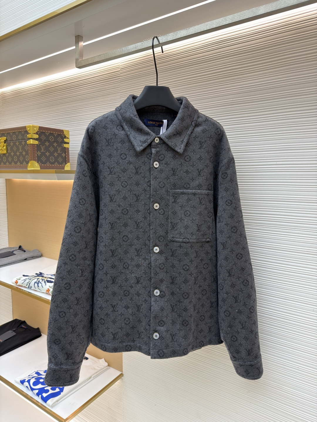 P475 Chaqueta cruzada LOUIS VUITTON ●Versión original: comprada y desarrollada para 25500 ●Número de artículo: 1682365-…