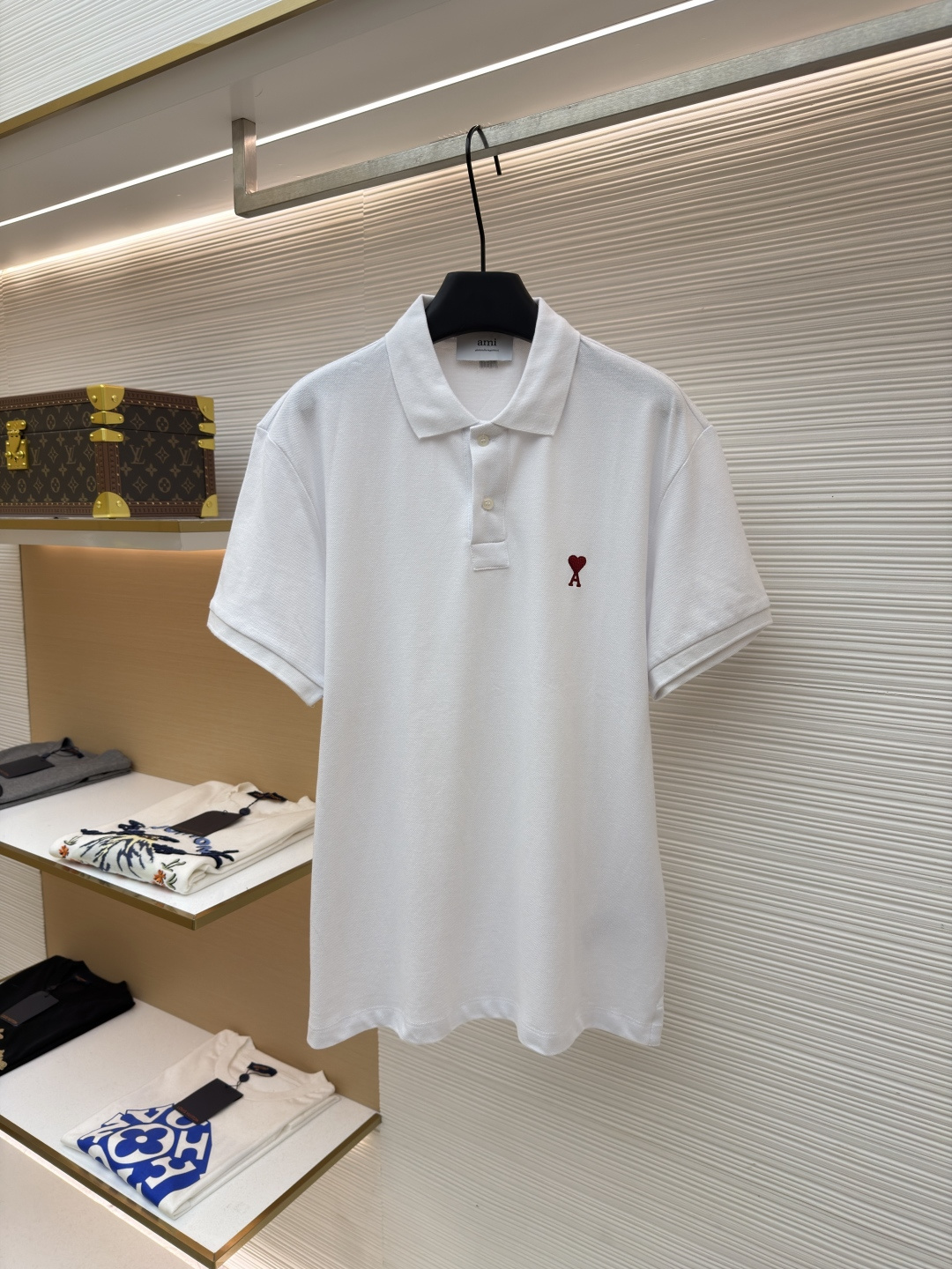P140 Ami Paris Polo con bordado de corazón ●Original: comprado por 1700 para desarrollo ●Número de artículo: 1682452-A1…