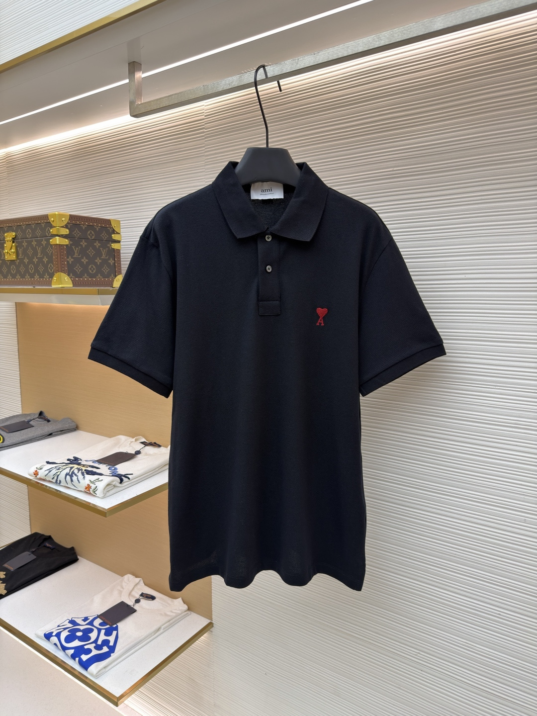 P140 Ami Paris Polo con bordado de corazón ●Original: comprado por 1700 para desarrollo ●Número de artículo: 1682453-A1…
