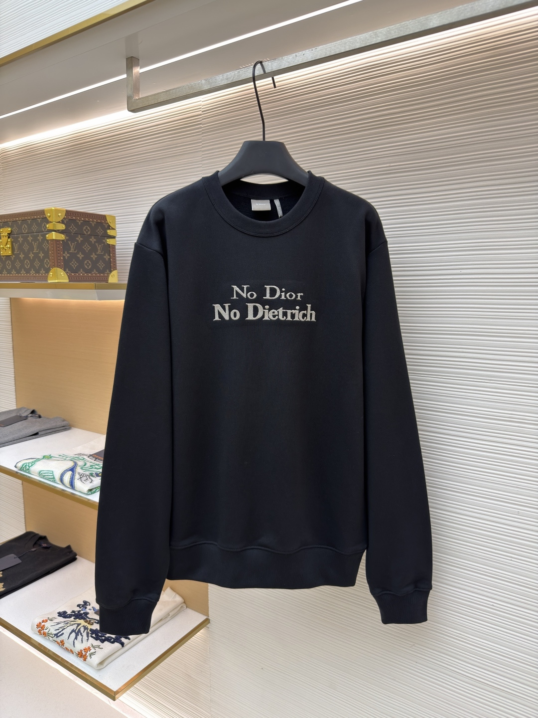 Dior ● 11030 ● 1683181-A60 ● ● ● ● ● 640 ● XS-S-M-L ● 26 +10 380g/㎡ 21 1x1 5% 470g/㎡ Felpa