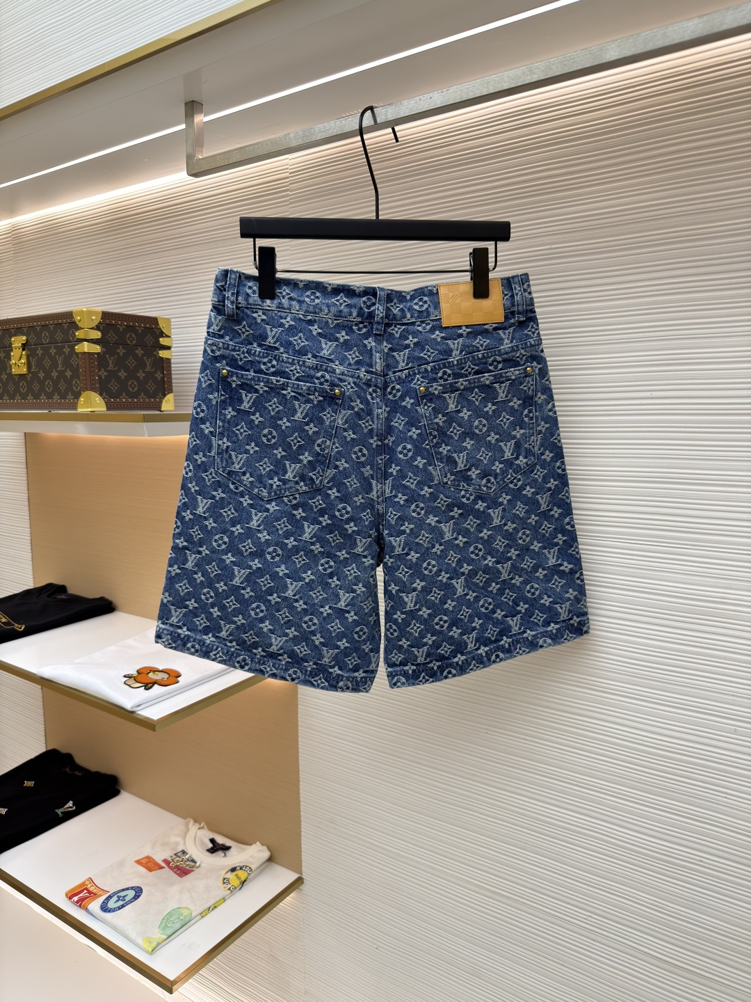 Alternative view of Louis Vuitton Shorts 13148