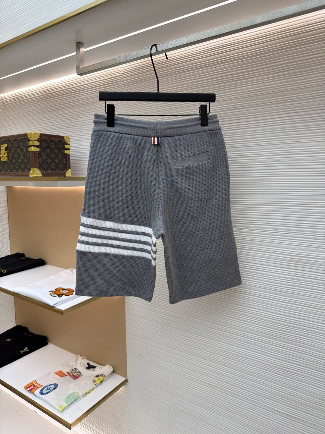 Alternative view of Shorts 13095