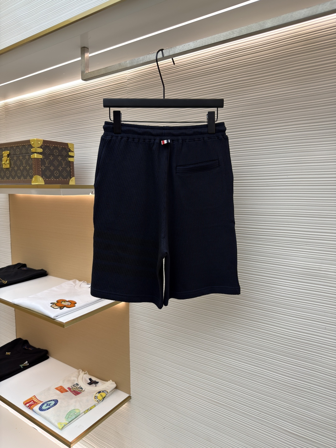Alternative view of Shorts 13084