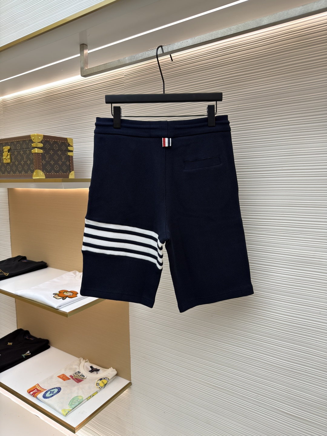 Alternative view of Shorts 13093