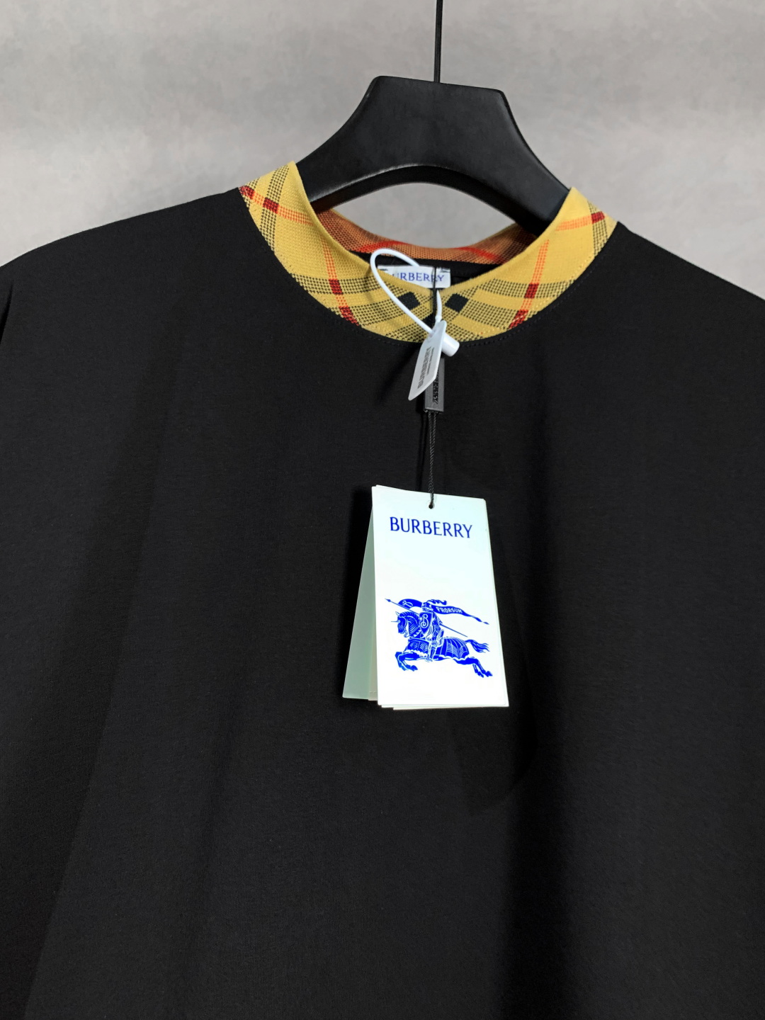 Burberry/巴宝莉 领口格纹圆领短袖T恤