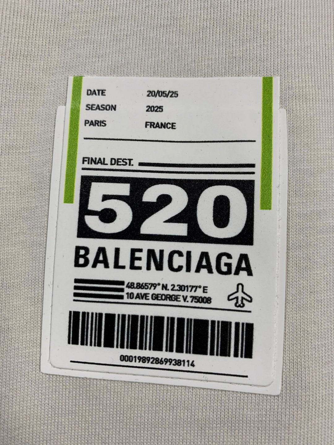 💰85
高品质 
Balenciga/巴黎世家 520系列圆领短袖T恤 ，采用立体叠层烫图工艺 纯棉柔软面料，对色定染面料，超精细平网工艺，潮流感十足，定染纯棉面料，OS版型，三标齐全，男女同款。
码数XS S M L