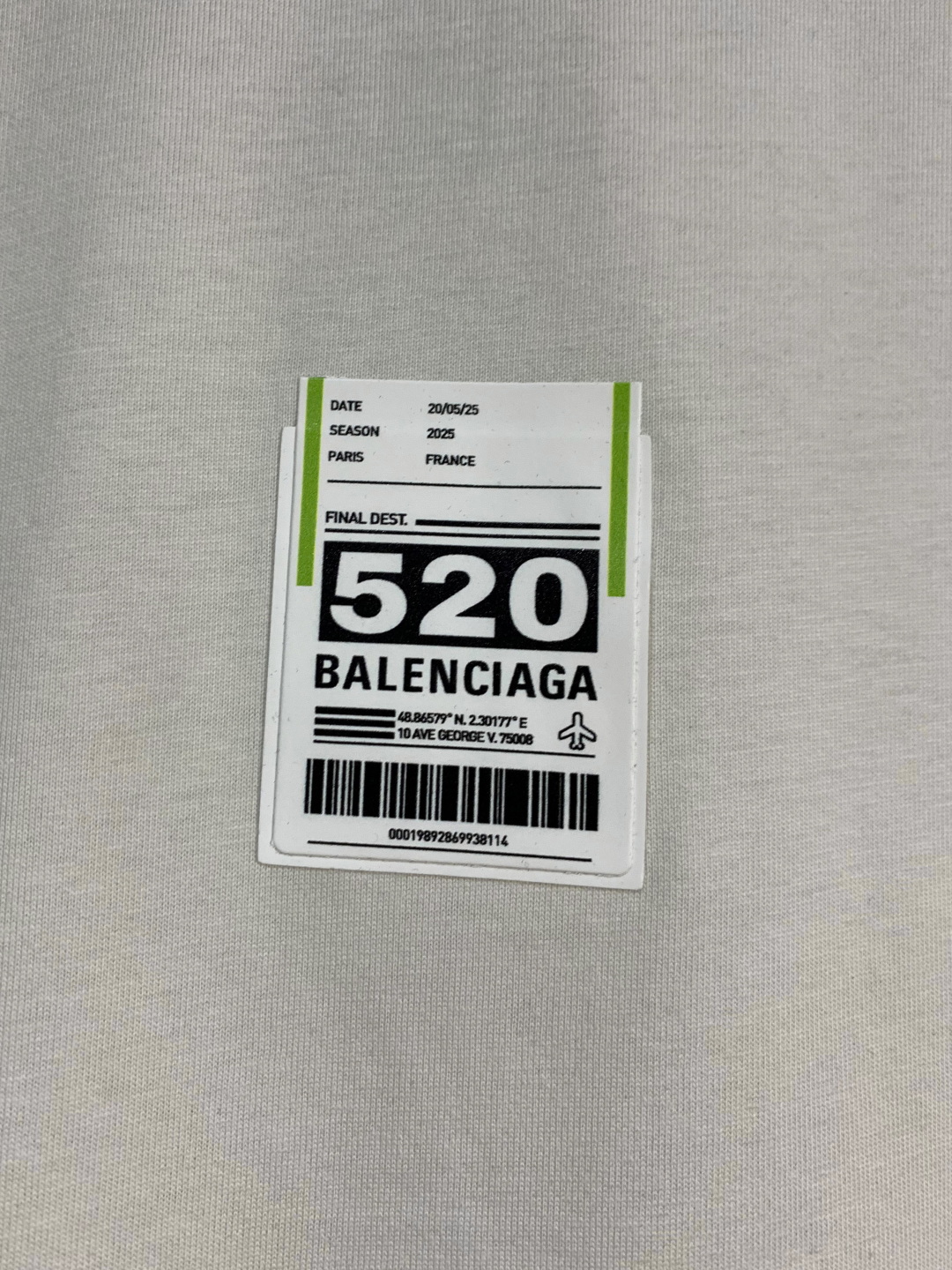 💰85
高品质 
Balenciga/巴黎世家 520系列圆领短袖T恤 ，采用立体叠层烫图工艺 纯棉柔软面料，对色定染面料，超精细平网工艺，潮流感十足，定染纯棉面料，OS版型，三标齐全，男女同款。
码数XS S M L