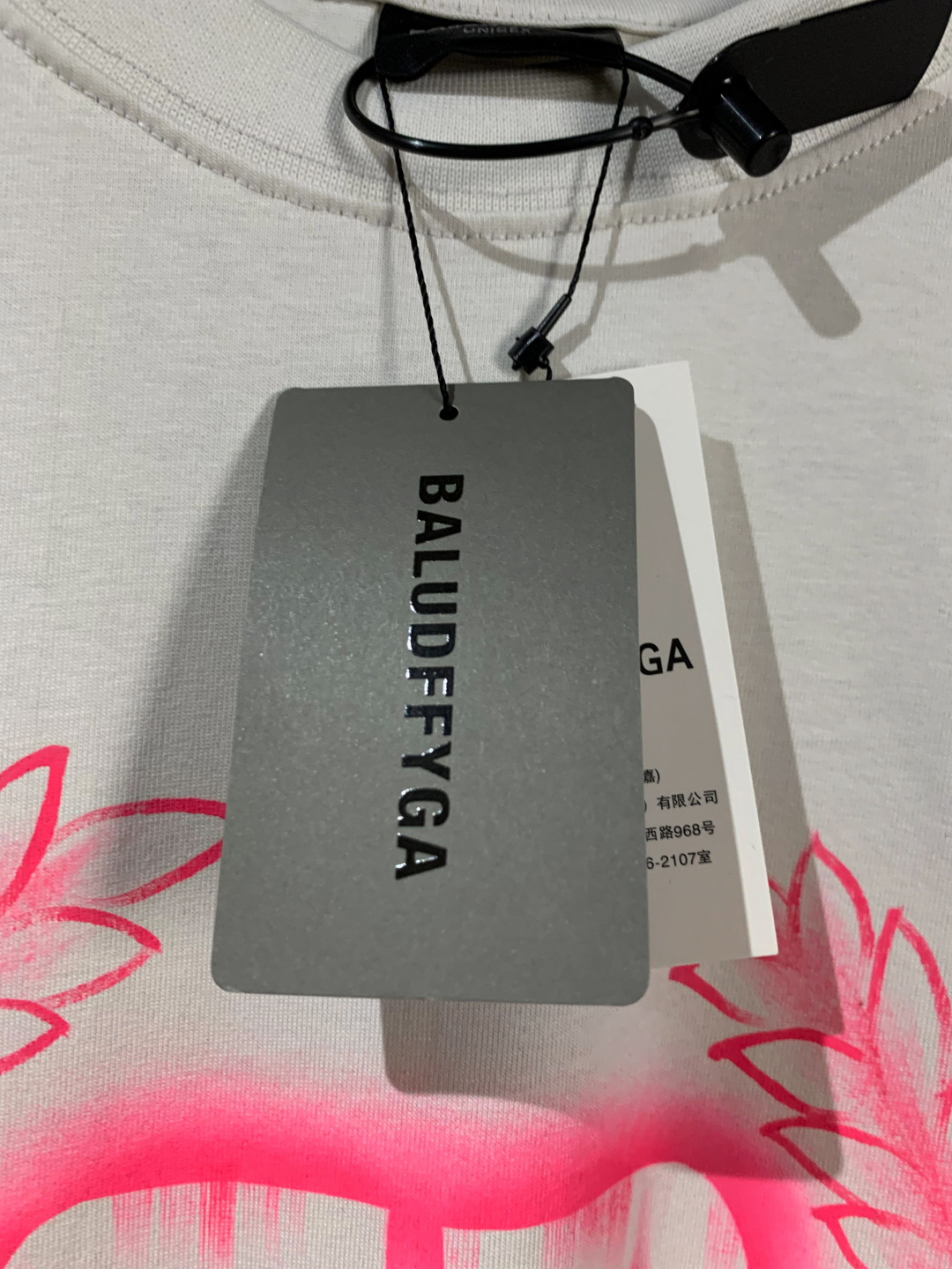 💰90
高品质 
Balenciga/巴黎世家 手绘麦穗图案圆领短袖T恤 ，采用手绘麦穗图案 纯棉柔软面料，对色定染面料，超精细平网工艺，潮流感十足，定染纯棉面料，OS版型，三标齐全，男女同款。
码数XS S M L