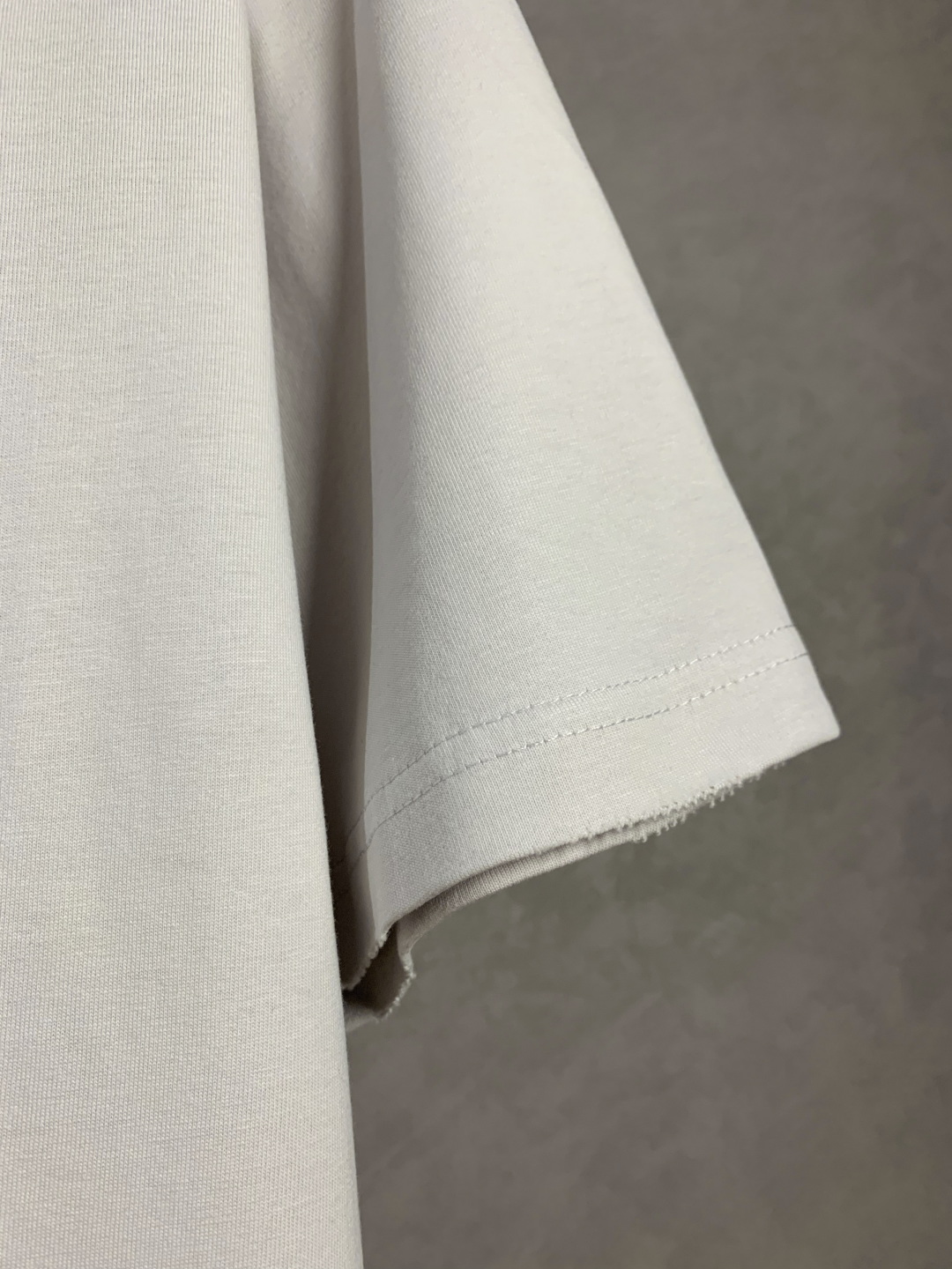 High-end Balenciaga Embroidered T-shirts for Women in Multiple Sizes - 图片 9