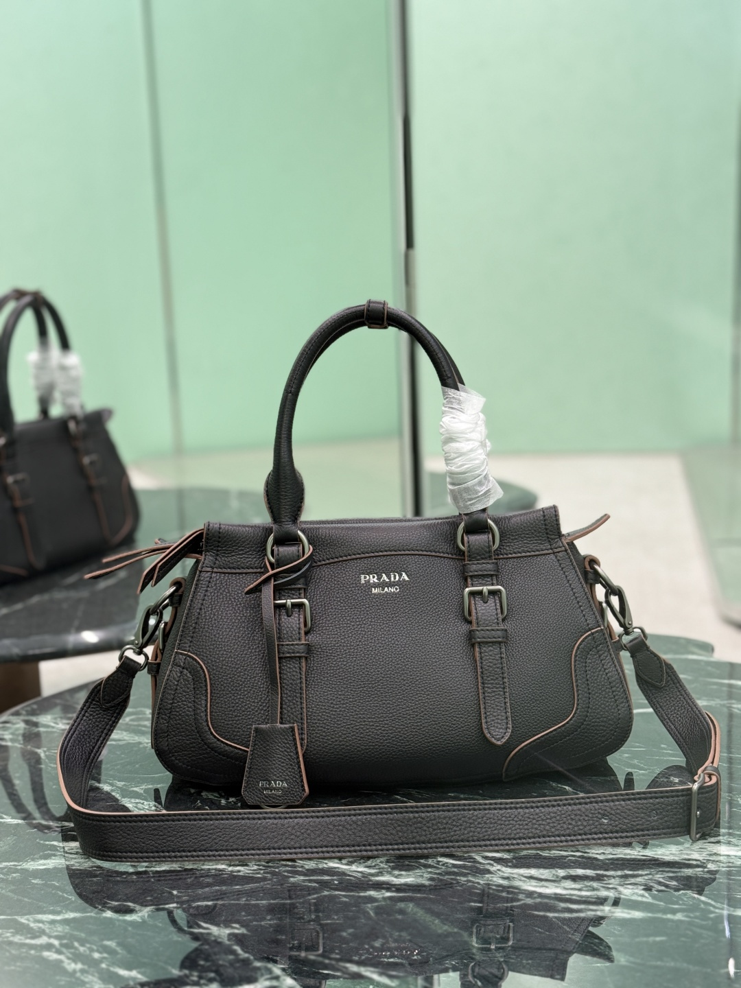 Prada Leather Handbag with Detachable Strap - Stylish Travel-Inspired Design