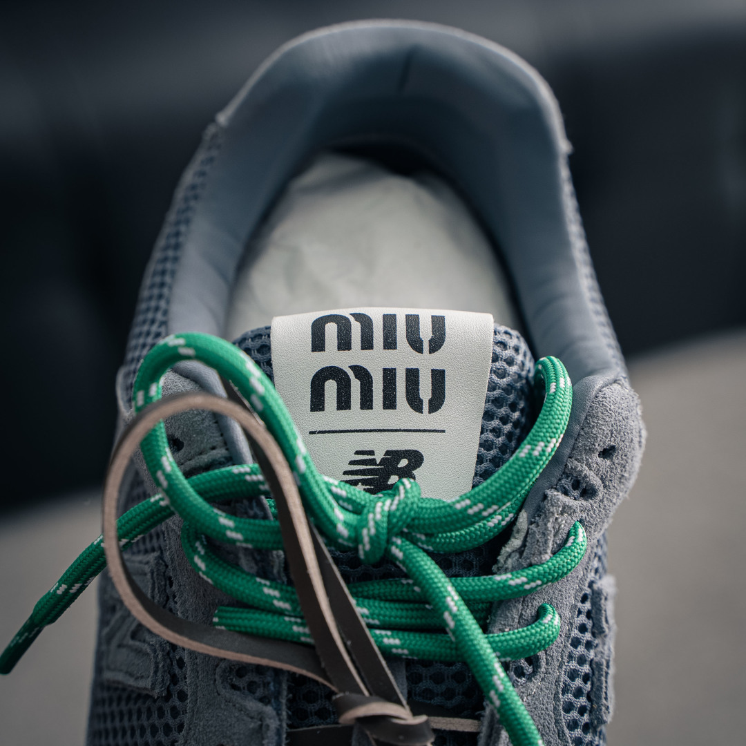 350 顶级礼盒版本 Miu Miu缪缪 x New Balance NB530 银色联名复古运动休闲阿甘德训鞋-Chinese UA Cheap High Quatity Brand Clothes Bags handbags Sneakers wholesale wholesaler seller from China Factory suppliers Fashion Clothing Shoes best Quality Beautiful Price 350 顶级礼盒版本 Miu Miu缪缪 x New Balance NB530 银色联名复古运动休闲阿甘德训鞋