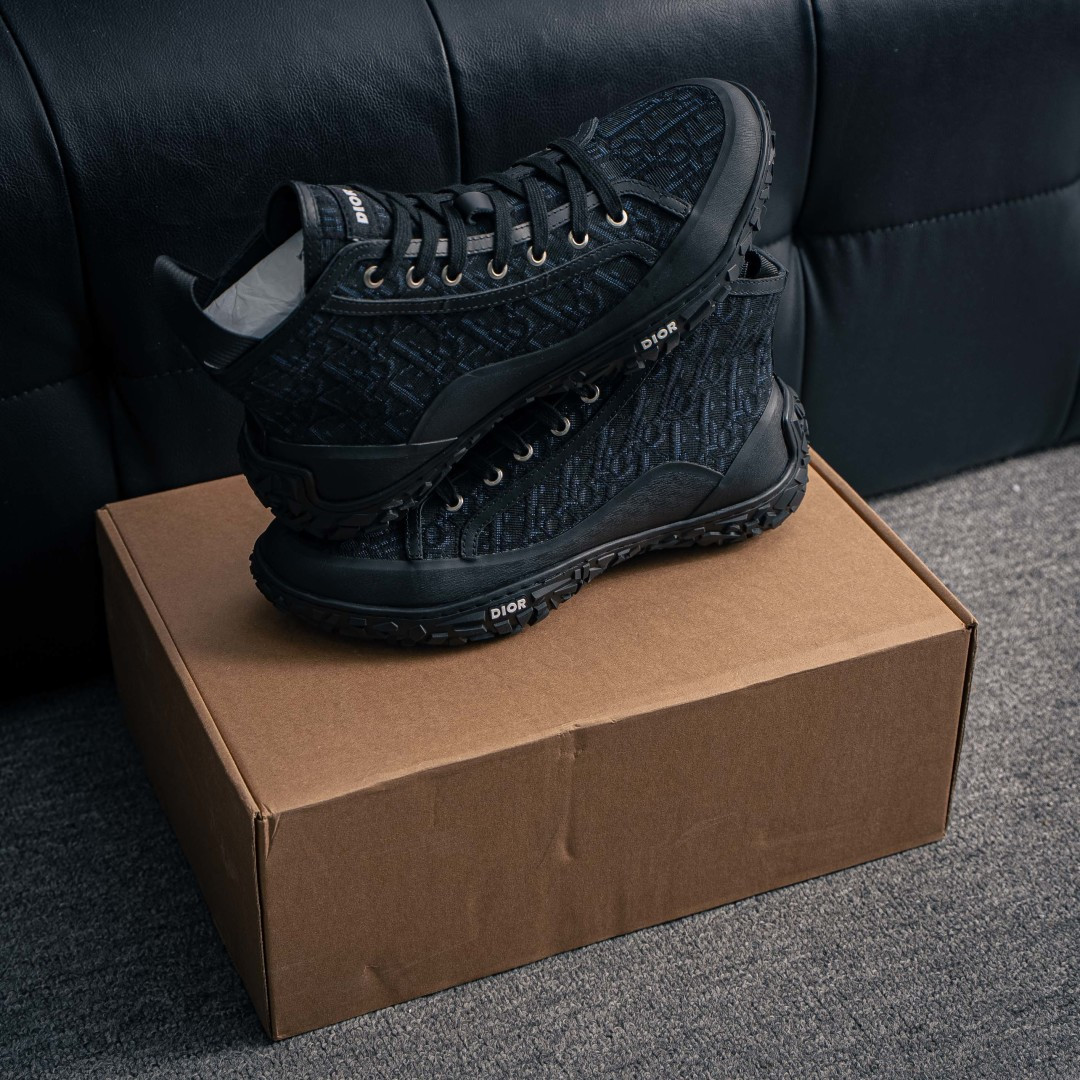 B28 Dior 老花刺绣运动休闲鞋高帮系带老爹鞋 Dior 迪奥-Top High Quatity Cheap Sneakers Fashion Clothing Clothes Bags handbags Shoes of all Brand wholesale With The best Quality And Beautiful Price from China Factory Chinese suppliers wholesaler seller B28 Dior 老花刺绣运动休闲鞋高帮系带老爹鞋 Dior 迪奥