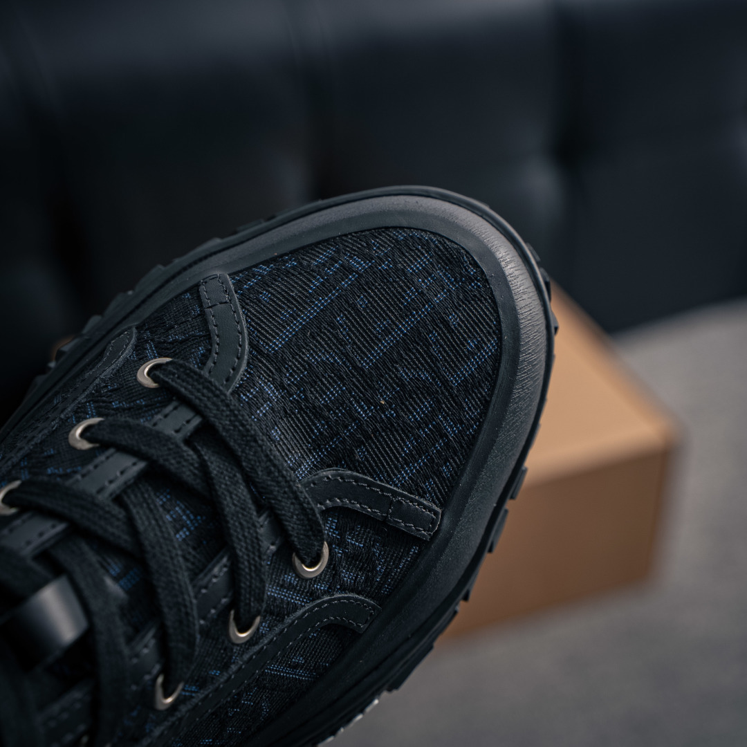 B28 Dior 老花刺绣运动休闲鞋高帮系带老爹鞋 Dior 迪奥-Top High Quatity Cheap Sneakers Fashion Clothing Clothes Bags handbags Shoes of all Brand wholesale With The best Quality And Beautiful Price from China Factory Chinese suppliers wholesaler seller B28 Dior 老花刺绣运动休闲鞋高帮系带老爹鞋 Dior 迪奥