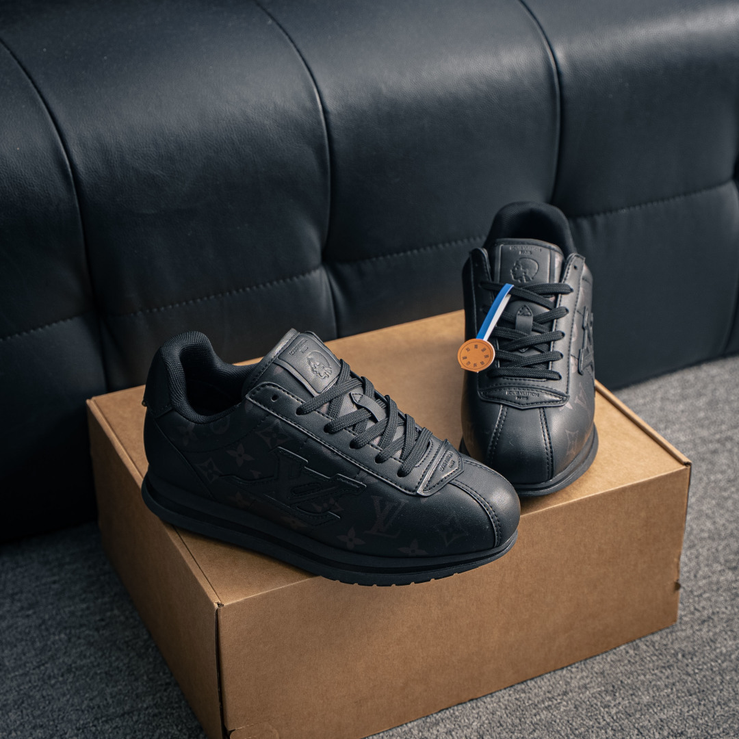 当季新款 LV BUTTERSOFT 运动鞋 本款 LV Buttersoft 运动鞋-High Quatity Cheap Brand wholesale wholesaler seller Clothes Bags handbags Sneakers Top Fashion Clothing Shoes from China Factory Chinese suppliers best Quality Beautiful Price 当季新款 LV BUTTERSOFT 运动鞋 本款 LV Buttersoft 运动鞋