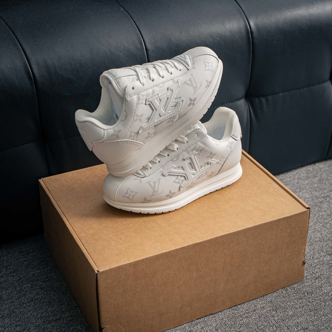 当季新款 LV BUTTERSOFT 运动鞋 本款 LV Buttersoft 运动鞋-High Quatity Cheap Brand wholesale wholesaler seller Clothes Bags handbags Sneakers Top Fashion Clothing Shoes from China Factory Chinese suppliers best Quality Beautiful Price 当季新款 LV BUTTERSOFT 运动鞋 本款 LV Buttersoft 运动鞋