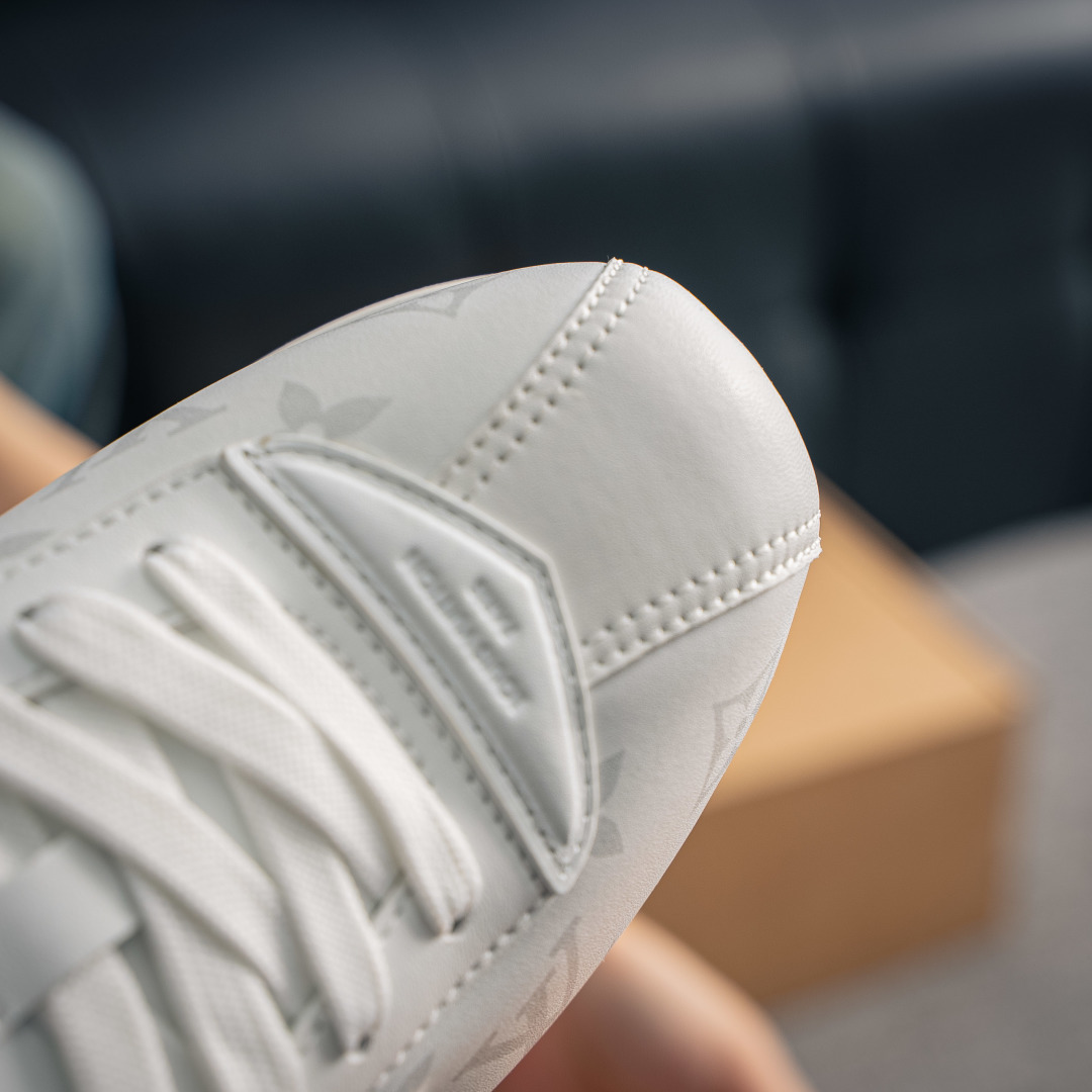 当季新款 LV BUTTERSOFT 运动鞋 本款 LV Buttersoft 运动鞋-High Quatity Cheap Brand wholesale wholesaler seller Clothes Bags handbags Sneakers Top Fashion Clothing Shoes from China Factory Chinese suppliers best Quality Beautiful Price 当季新款 LV BUTTERSOFT 运动鞋 本款 LV Buttersoft 运动鞋