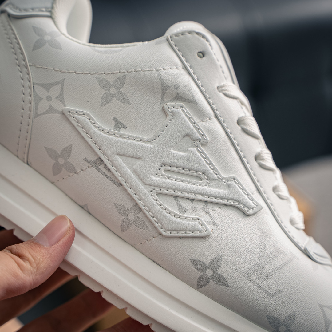 当季新款 LV BUTTERSOFT 运动鞋 本款 LV Buttersoft 运动鞋-High Quatity Cheap Brand wholesale wholesaler seller Clothes Bags handbags Sneakers Top Fashion Clothing Shoes from China Factory Chinese suppliers best Quality Beautiful Price 当季新款 LV BUTTERSOFT 运动鞋 本款 LV Buttersoft 运动鞋