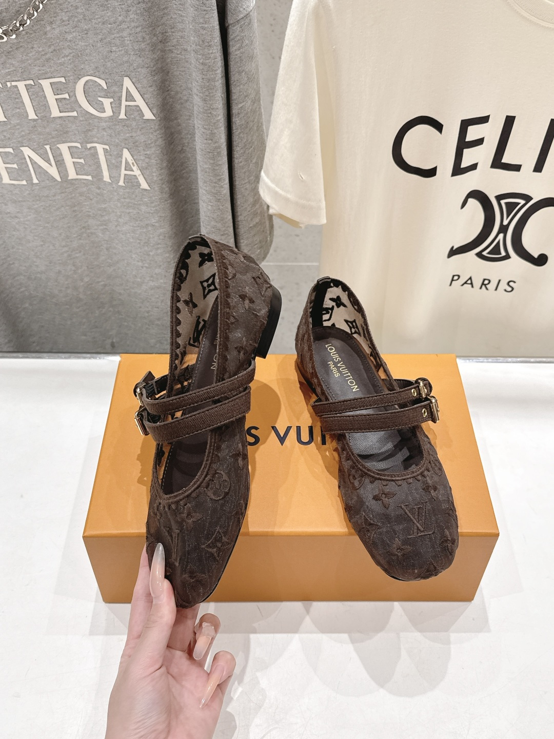 高版本出厂 Louis Vuitton ss26 new arrival LV驴牌春夏系列玛丽珍刺绣网面平底鞋单鞋 高版本出厂 Louis Vuitton ss26 new arrival LV驴牌春夏系列玛丽珍刺绣网面平底鞋单鞋