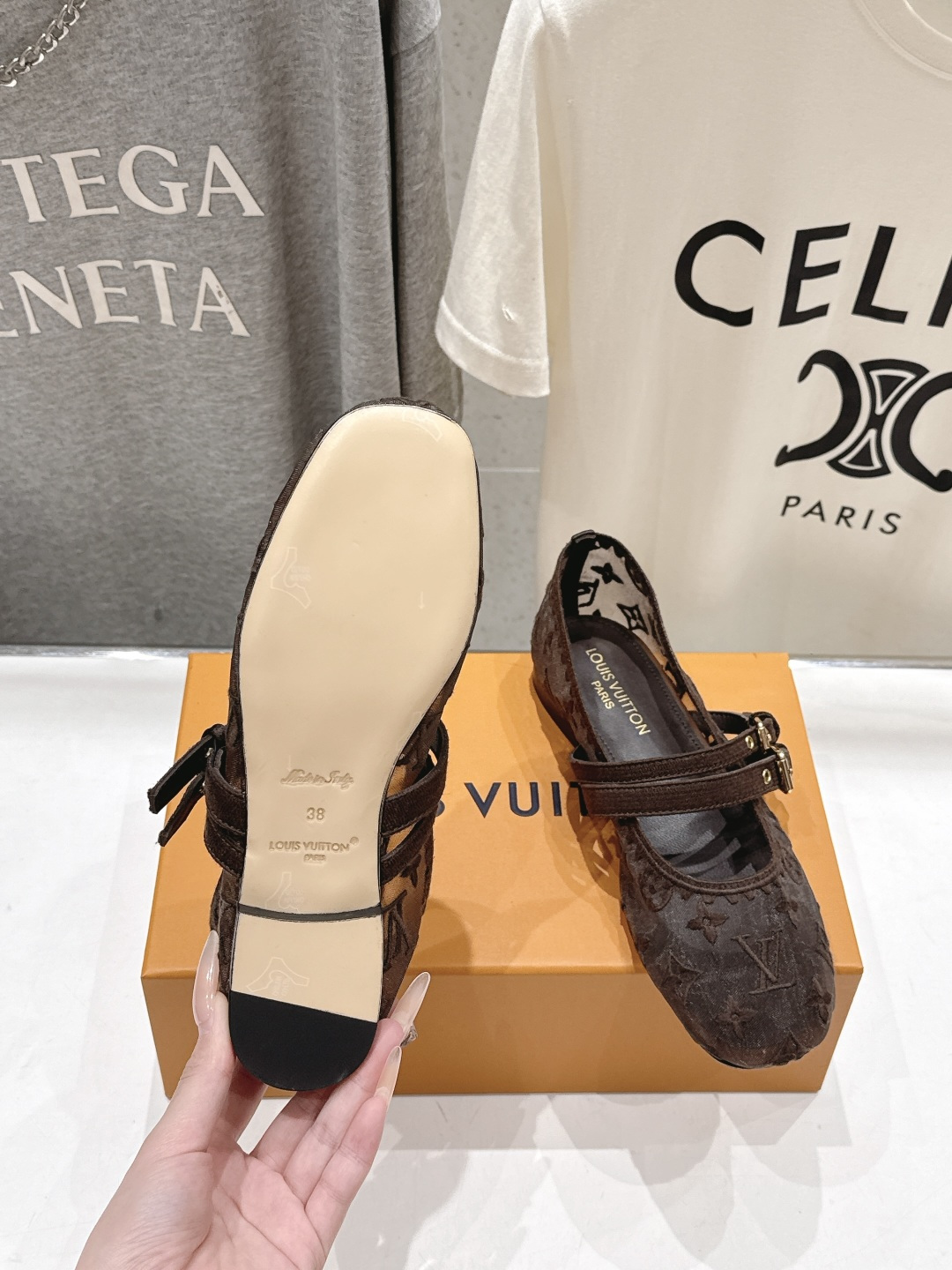 高版本出厂 Louis Vuitton ss26 new arrival LV驴牌春夏系列玛丽珍刺绣网面平底鞋单鞋 高版本出厂 Louis Vuitton ss26 new arrival LV驴牌春夏系列玛丽珍刺绣网面平底鞋单鞋