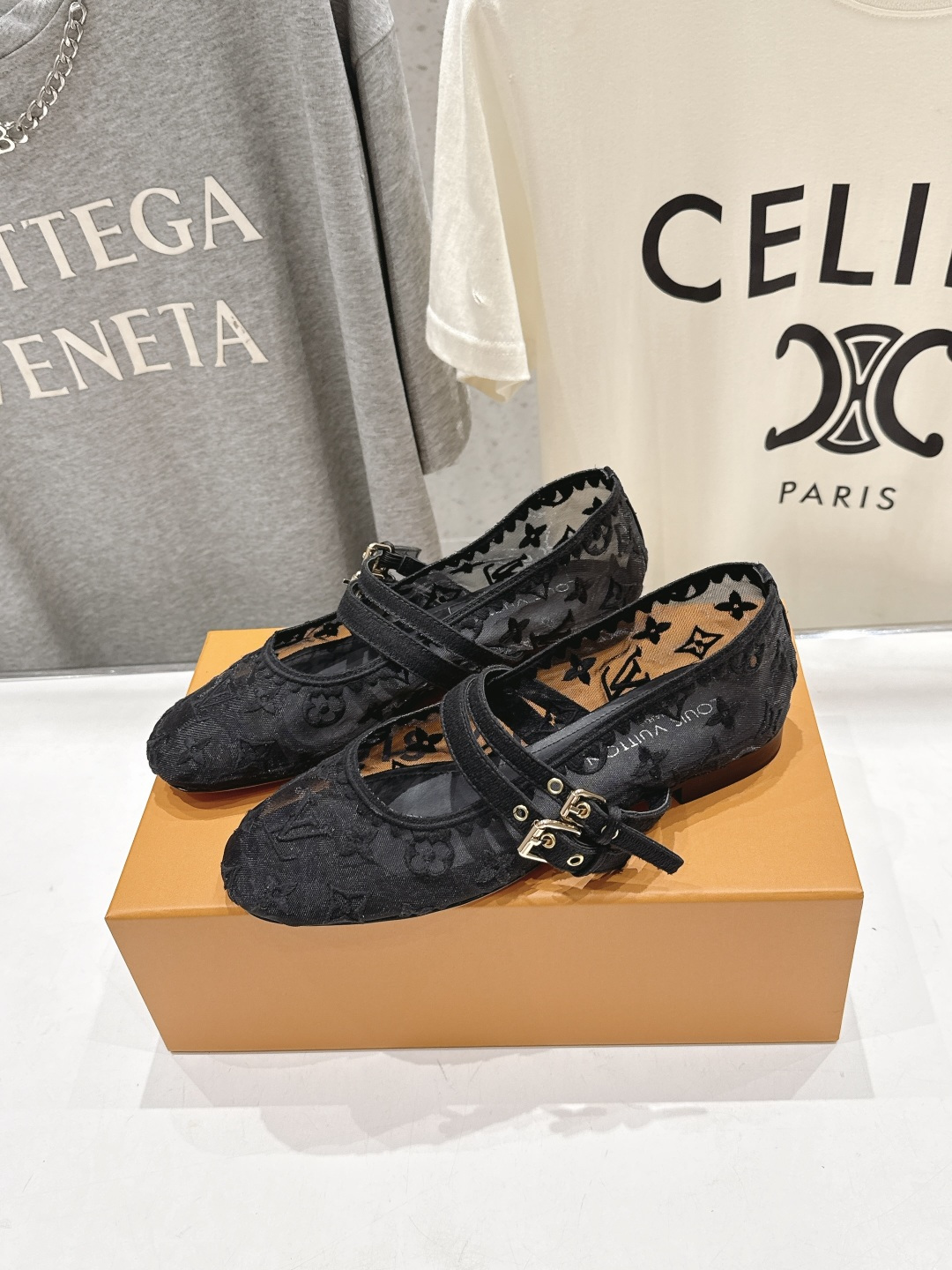 高版本出厂 Louis Vuitton ss26 new arrival LV驴牌春夏系列玛丽珍刺绣网面平底鞋单鞋 高版本出厂 Louis Vuitton ss26 new arrival LV驴牌春夏系列玛丽珍刺绣网面平底鞋单鞋