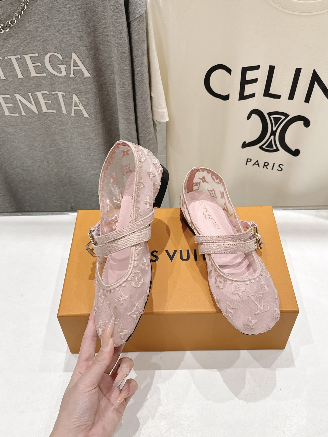 高版本出厂   Louis Vuitton ss26 new arrival LV驴牌春夏系列玛丽珍刺绣网面平底鞋单鞋 