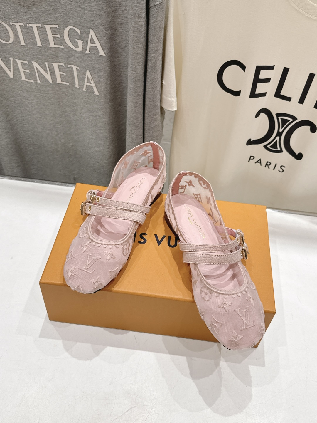 高版本出厂   Louis Vuitton ss26 new arrival LV驴牌春夏系列玛丽珍刺绣网面平底鞋单鞋 
