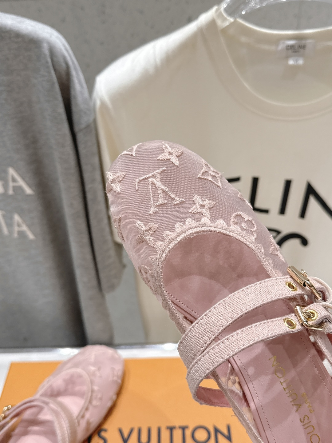 高版本出厂   Louis Vuitton ss26 new arrival LV驴牌春夏系列玛丽珍刺绣网面平底鞋单鞋 