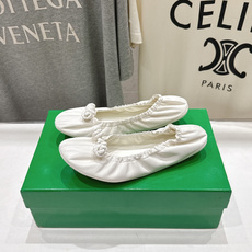高版本出厂 Bottega Veneta/BV F065 2026ss新款浅口玛丽珍平底鞋芭蕾舞鞋 小圆头的设计 通勤必 高版本出厂 Bottega Veneta/BV F065 2026ss新款浅口玛丽珍平底鞋芭蕾舞鞋 小圆头的设计 通勤必