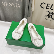 高版本出厂 Bottega Veneta/BV F065 2026ss新款浅口玛丽珍平底鞋芭蕾舞鞋 小圆头的设计 通勤必 高版本出厂 Bottega Veneta/BV F065 2026ss新款浅口玛丽珍平底鞋芭蕾舞鞋 小圆头的设计 通勤必