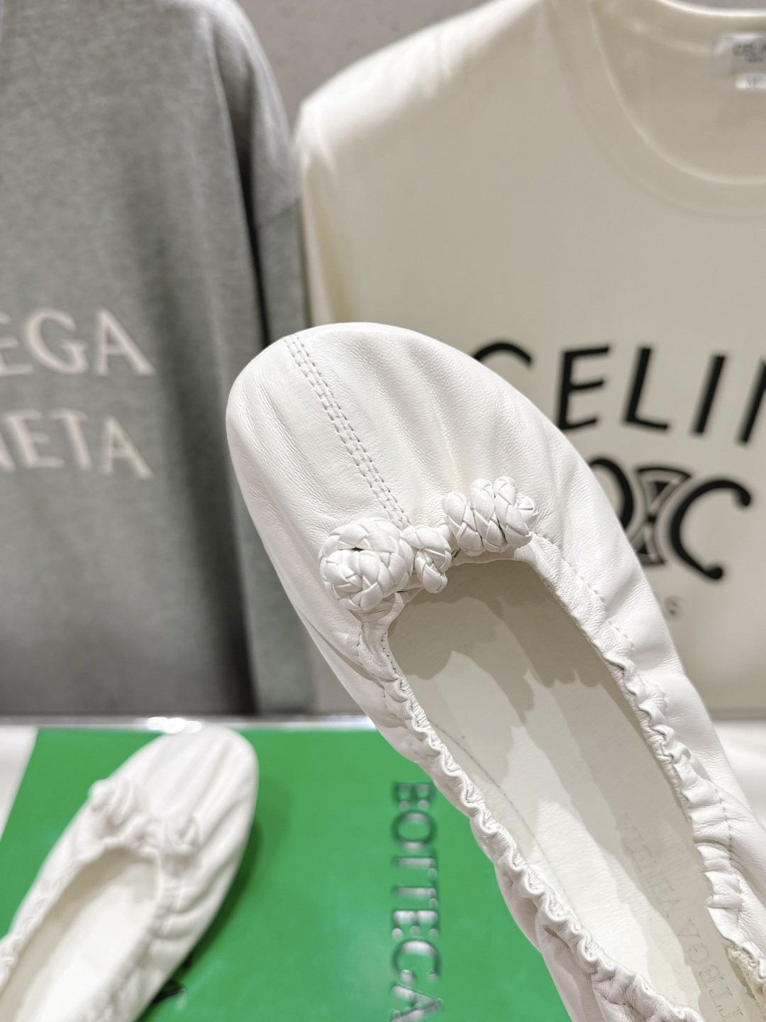 高版本出厂 Bottega Veneta/BV F065 2026ss新款浅口玛丽珍平底鞋芭蕾舞鞋 小圆头的设计 通勤必 高版本出厂 Bottega Veneta/BV F065 2026ss新款浅口玛丽珍平底鞋芭蕾舞鞋 小圆头的设计 通勤必