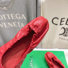 高版本出厂 Bottega Veneta/BV F065 2026ss新款浅口玛丽珍平底鞋芭蕾舞鞋 小圆头的设计 通勤必 高版本出厂 Bottega Veneta/BV F065 2026ss新款浅口玛丽珍平底鞋芭蕾舞鞋 小圆头的设计 通勤必