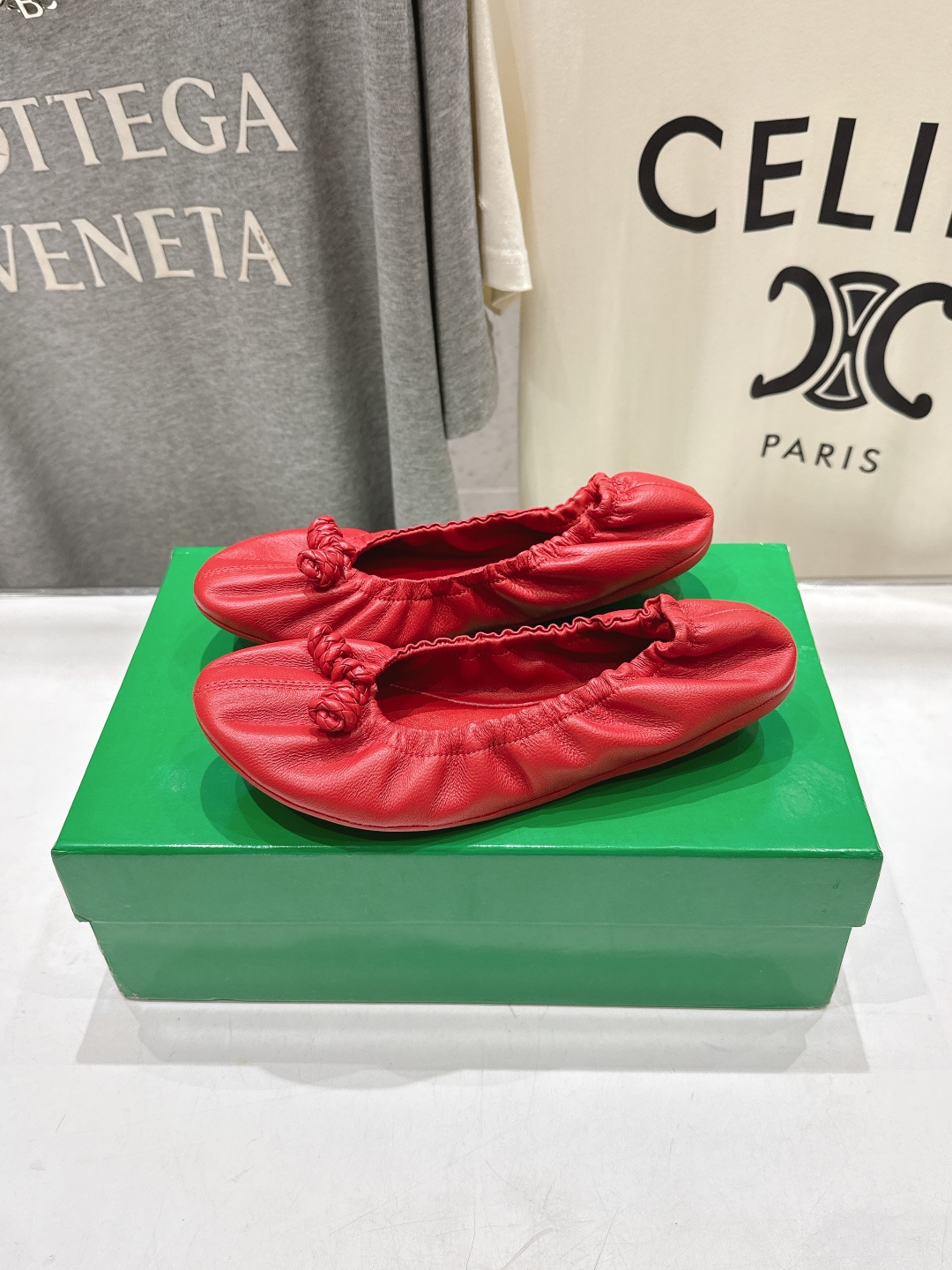 高版本出厂 Bottega Veneta/BV F065 2026ss新款浅口玛丽珍平底鞋芭蕾舞鞋 小圆头的设计 通勤必 高版本出厂 Bottega Veneta/BV F065 2026ss新款浅口玛丽珍平底鞋芭蕾舞鞋 小圆头的设计 通勤必