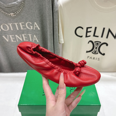 高版本出厂 Bottega Veneta/BV F065 2026ss新款浅口玛丽珍平底鞋芭蕾舞鞋 小圆头的设计 通勤必 高版本出厂 Bottega Veneta/BV F065 2026ss新款浅口玛丽珍平底鞋芭蕾舞鞋 小圆头的设计 通勤必