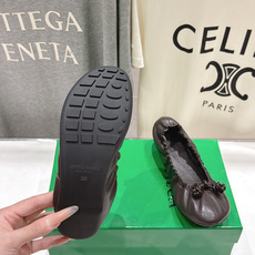高版本出厂 Bottega Veneta/BV F065 2026ss新款浅口玛丽珍平底鞋芭蕾舞鞋 小圆头的设计 通勤必 高版本出厂 Bottega Veneta/BV F065 2026ss新款浅口玛丽珍平底鞋芭蕾舞鞋 小圆头的设计 通勤必
