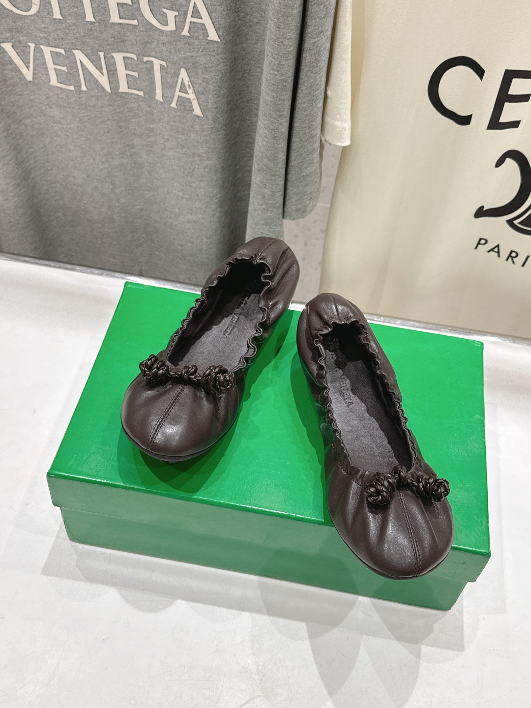 高版本出厂 Bottega Veneta/BV F065 2026ss新款浅口玛丽珍平底鞋芭蕾舞鞋 小圆头的设计 通勤必 高版本出厂 Bottega Veneta/BV F065 2026ss新款浅口玛丽珍平底鞋芭蕾舞鞋 小圆头的设计 通勤必