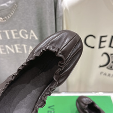 高版本出厂 Bottega Veneta/BV F065 2026ss新款浅口玛丽珍平底鞋芭蕾舞鞋 小圆头的设计 通勤必 高版本出厂 Bottega Veneta/BV F065 2026ss新款浅口玛丽珍平底鞋芭蕾舞鞋 小圆头的设计 通勤必
