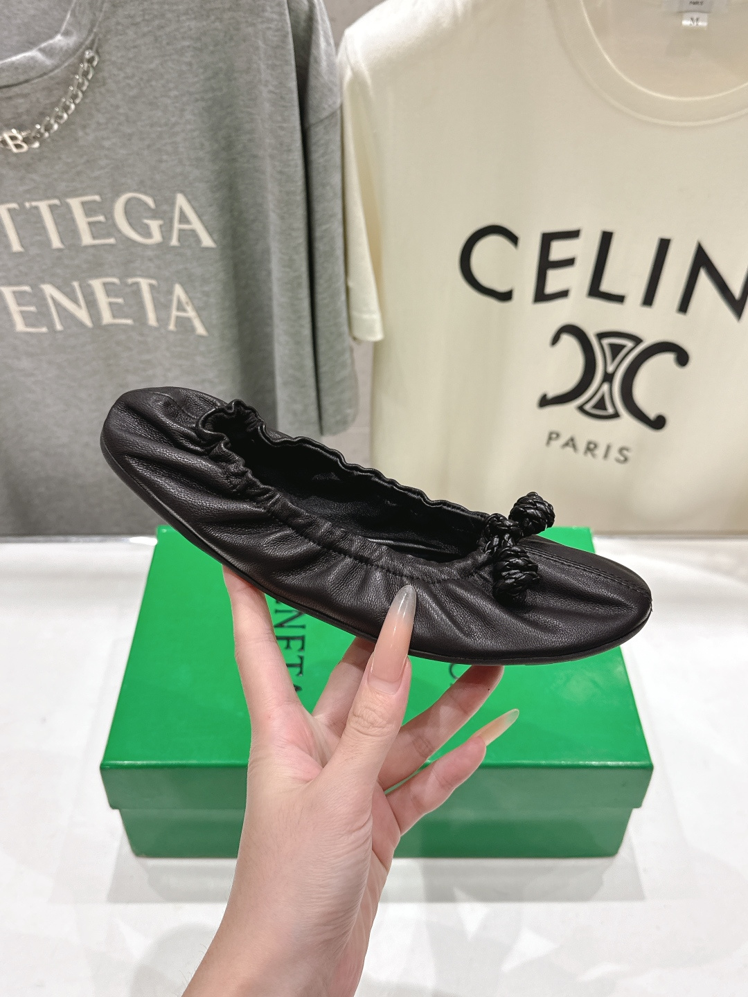 高版本出厂 Bottega Veneta/BV F065 2026ss新款浅口玛丽珍平底鞋芭蕾舞鞋 小圆头的设计 通勤必 高版本出厂 Bottega Veneta/BV F065 2026ss新款浅口玛丽珍平底鞋芭蕾舞鞋 小圆头的设计 通勤必