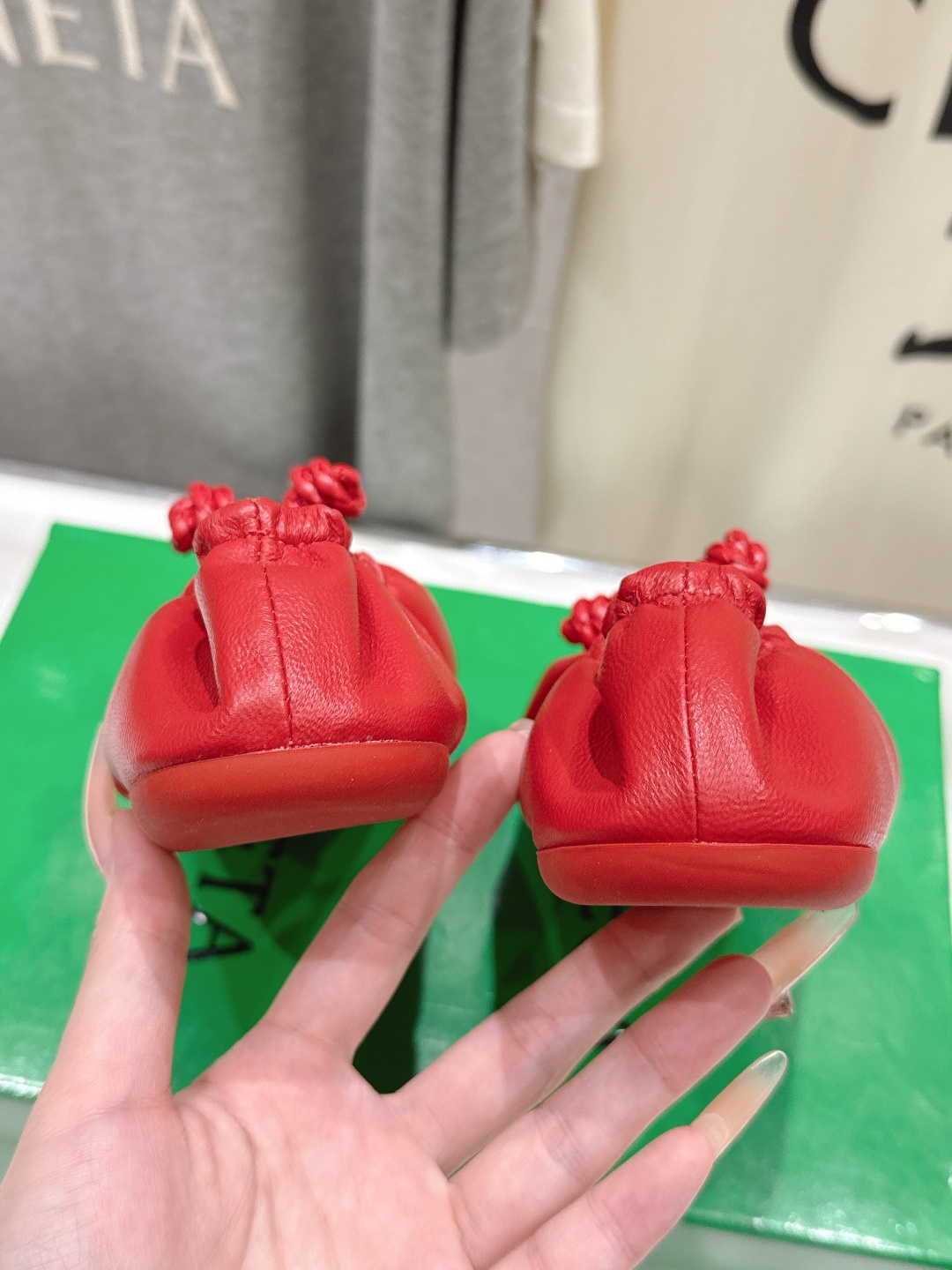 高版本出厂 Bottega Veneta/BV F065 2026ss新款深口玛丽珍平底鞋芭蕾舞鞋 小圆头的设计 通勤必 高版本出厂 Bottega Veneta/BV F065 2026ss新款深口玛丽珍平底鞋芭蕾舞鞋 小圆头的设计 通勤必